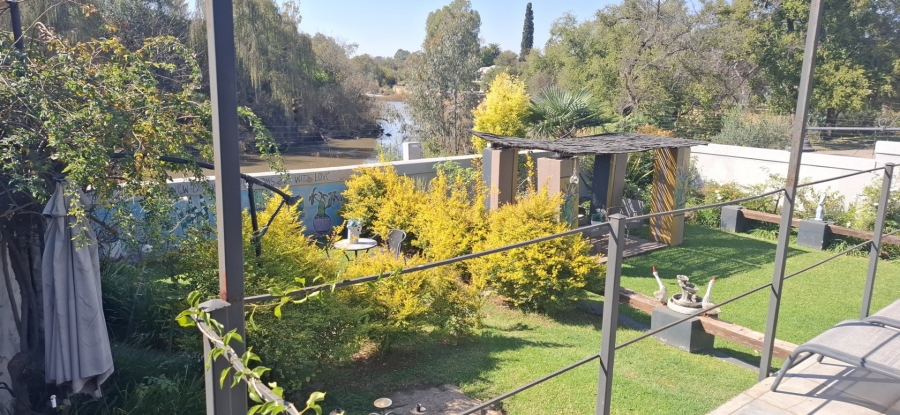 7 Bedroom Property for Sale in Parys Free State